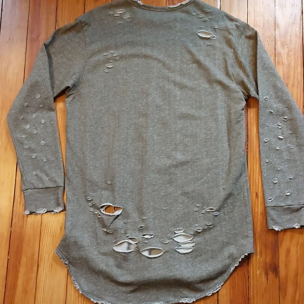 Distressed Sweater - Picture 5 of 6